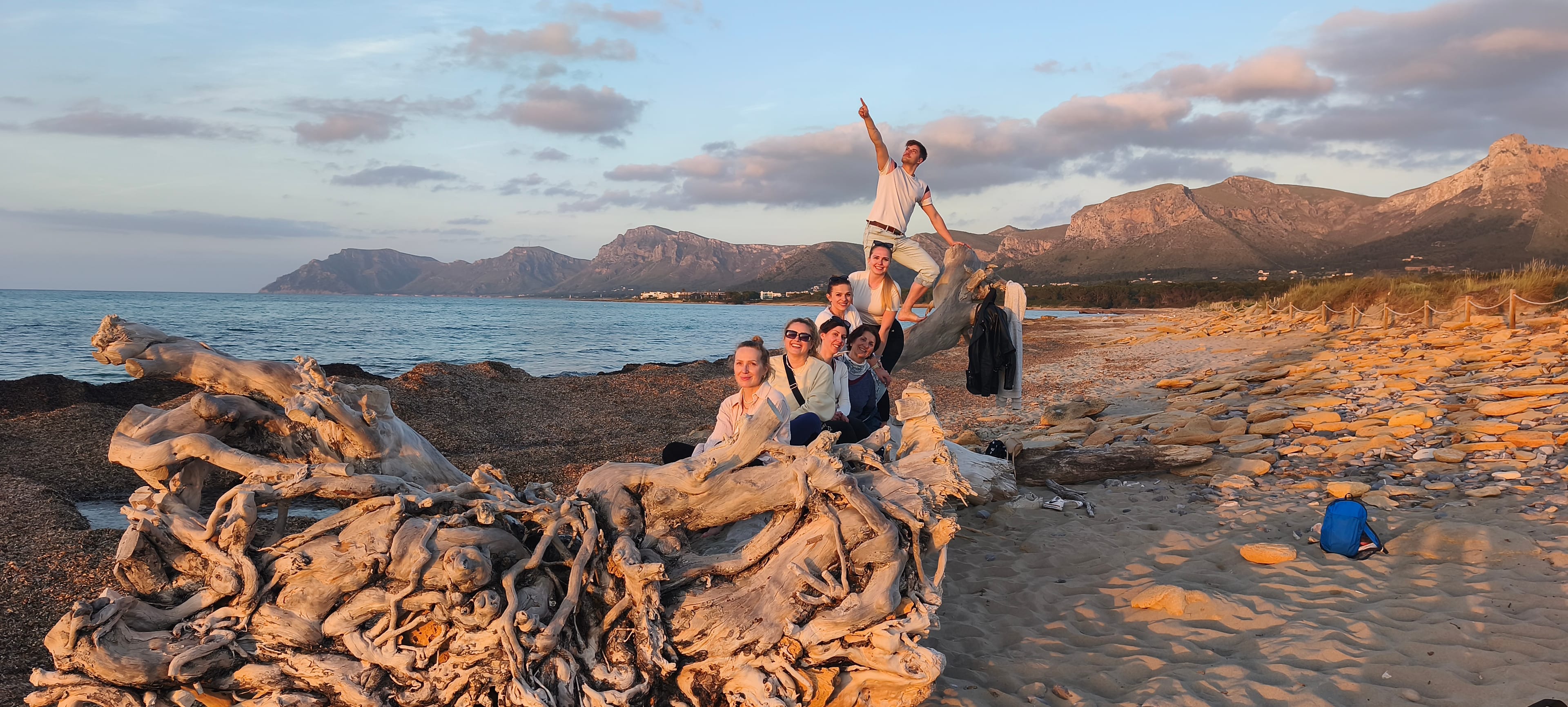 Wellbeing for educators with school visits (Mallorca)